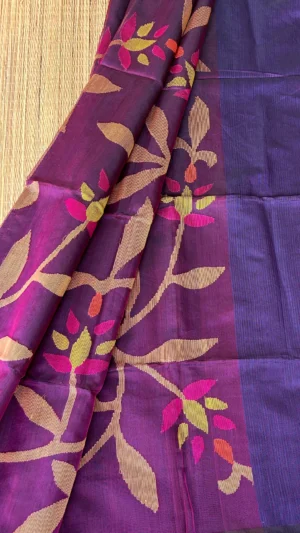 Swift Maroon Matka Silk Saree with Blue Anchal