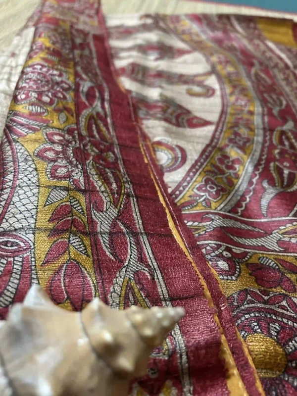 Beige Tussar Fish Gicha Saree