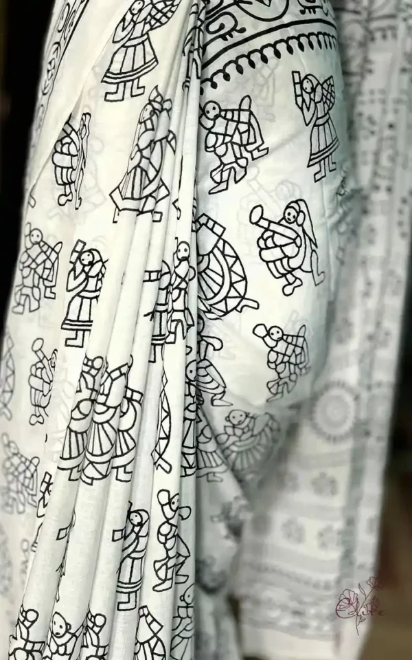 WHITE HAND BLOCK PRINTED BAGRU COTTON SAREE