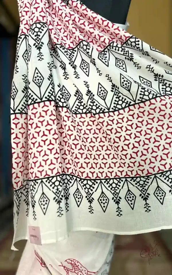 WHITE HAND BLOCK PRINTED BAGRU COTTON SAREE