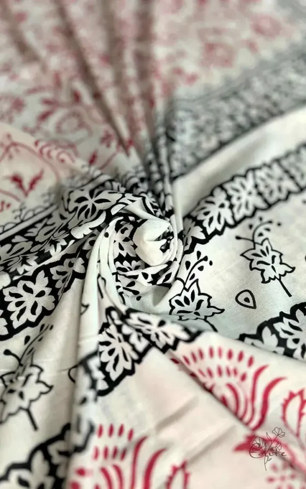 WHITE HAND BLOCK PRINTED BAGRU COTTON SAREE