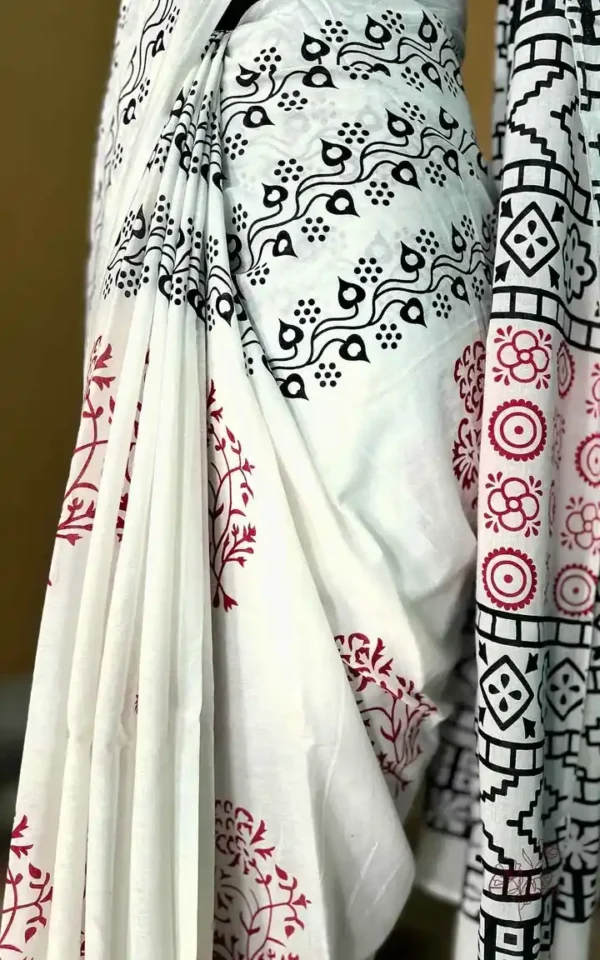 WHITE HAND BLOCK PRINTED BAGRU COTTON SAREE