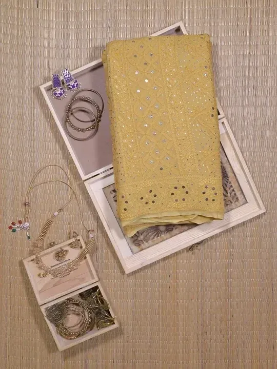 Lucknowi Chikankari saree