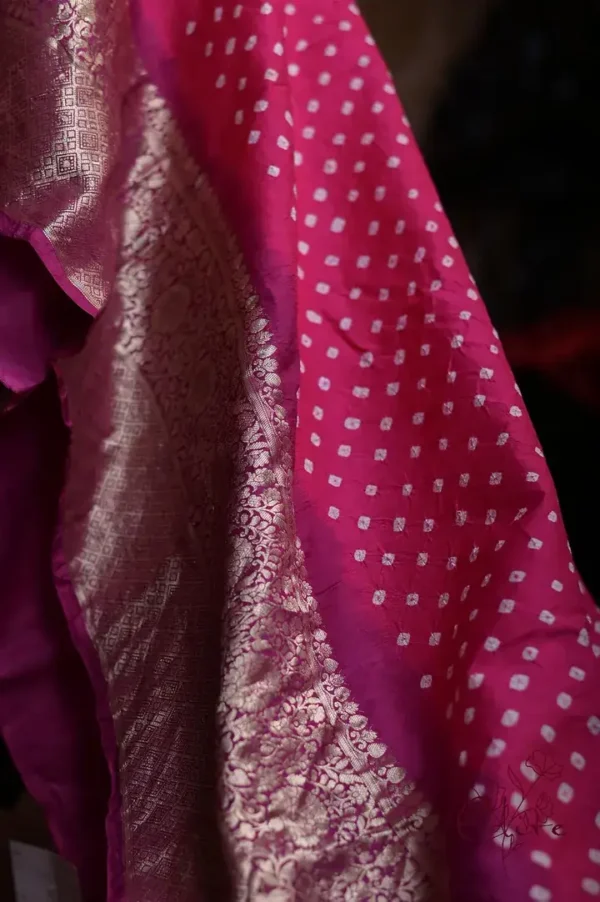 Magenda Benarasi on golden zari par gujrati butta Khadi Chiffon Handloom Saree