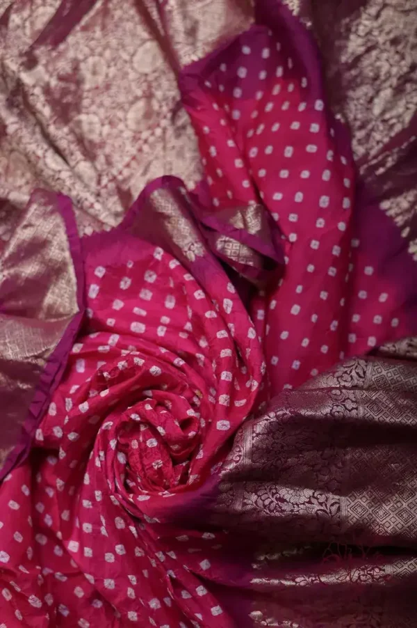 Magenda Benarasi on golden zari par gujrati butta Khadi Chiffon Handloom Saree