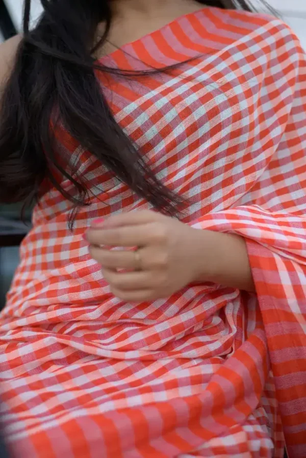 Red and White checks on Tant Handloom Pure Cotton Gamcha saree