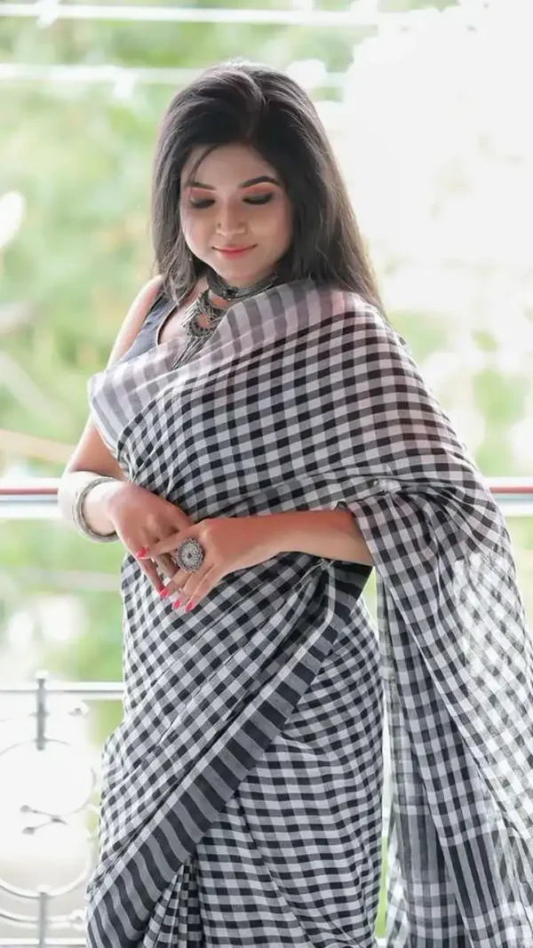 Black and White checks on Tant Handloom Pure Cotton Gamcha saree