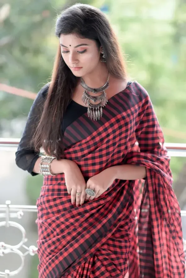 Red and Black checks on Tant Handloom Pure Cotton Gamcha saree