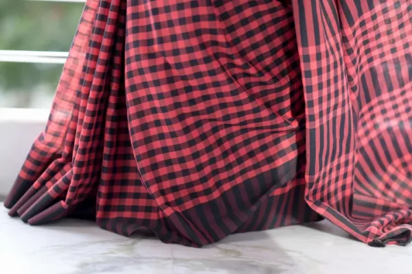 Red and Black checks on Tant Handloom Pure Cotton Gamcha saree