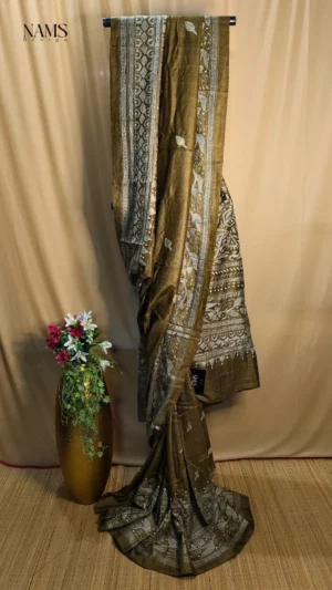 Exquisite Green Tussar Kantha Saree – Elegant Artistry