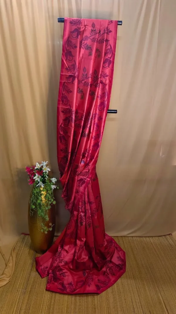 Exquisite Magenta Silk Floral Saree – Elegant & Vibrant
