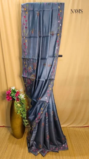 Exquisite Grey Bangalore Silk Floral Saree – Elegantly Beautiful